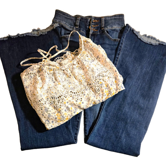 Alter'd State bell bottom y2k jeans with frayed bottom high rise size 26 - Picture 11 of 15